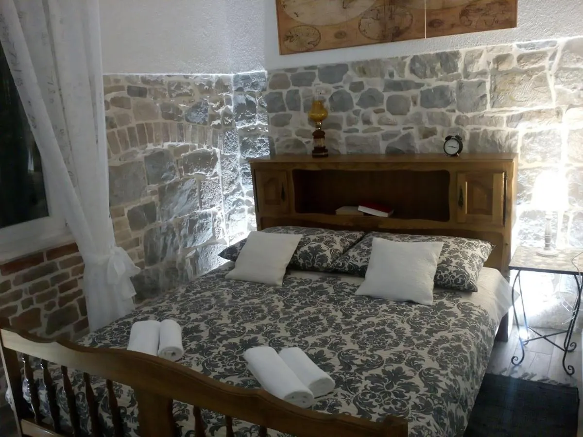 Old School Apartment Kastela 0*,  Croatia