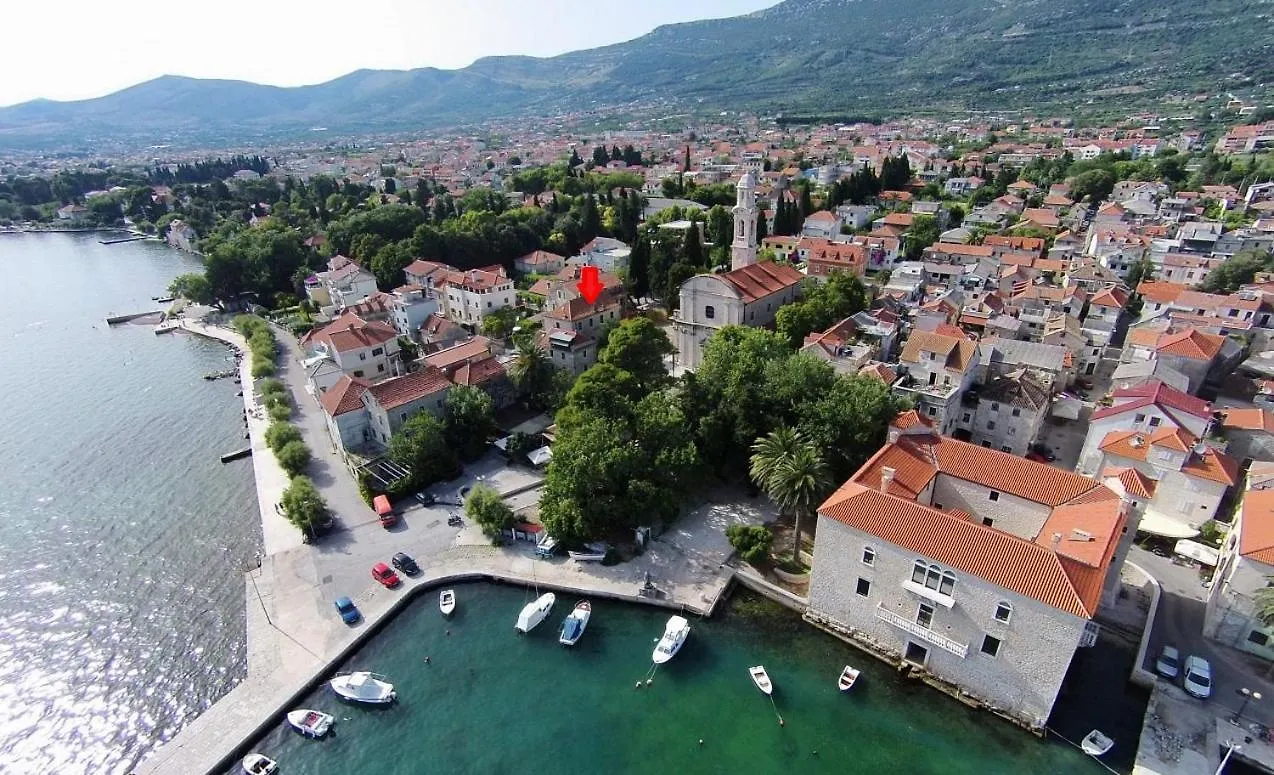 Old School Apartment Kastela Croatia