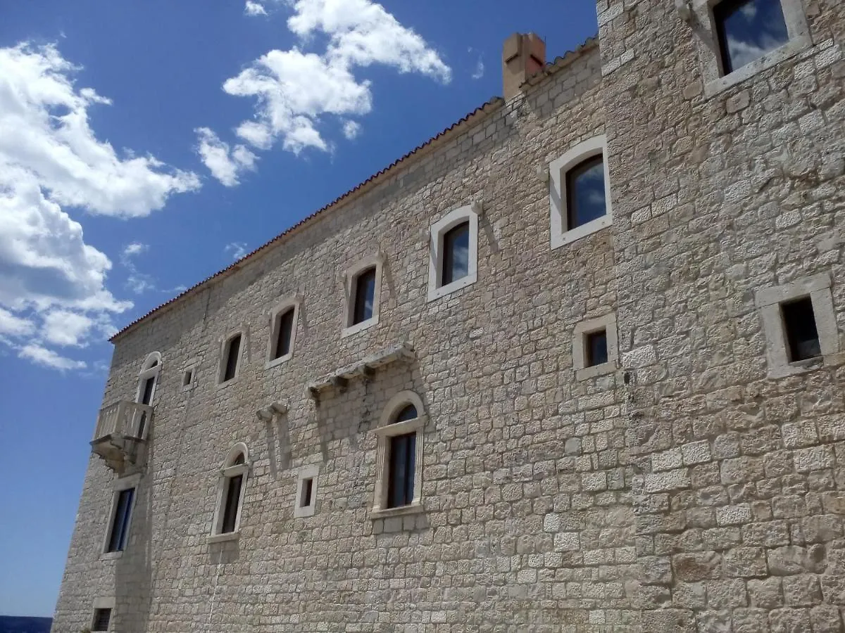 Old School Apartment Kastela